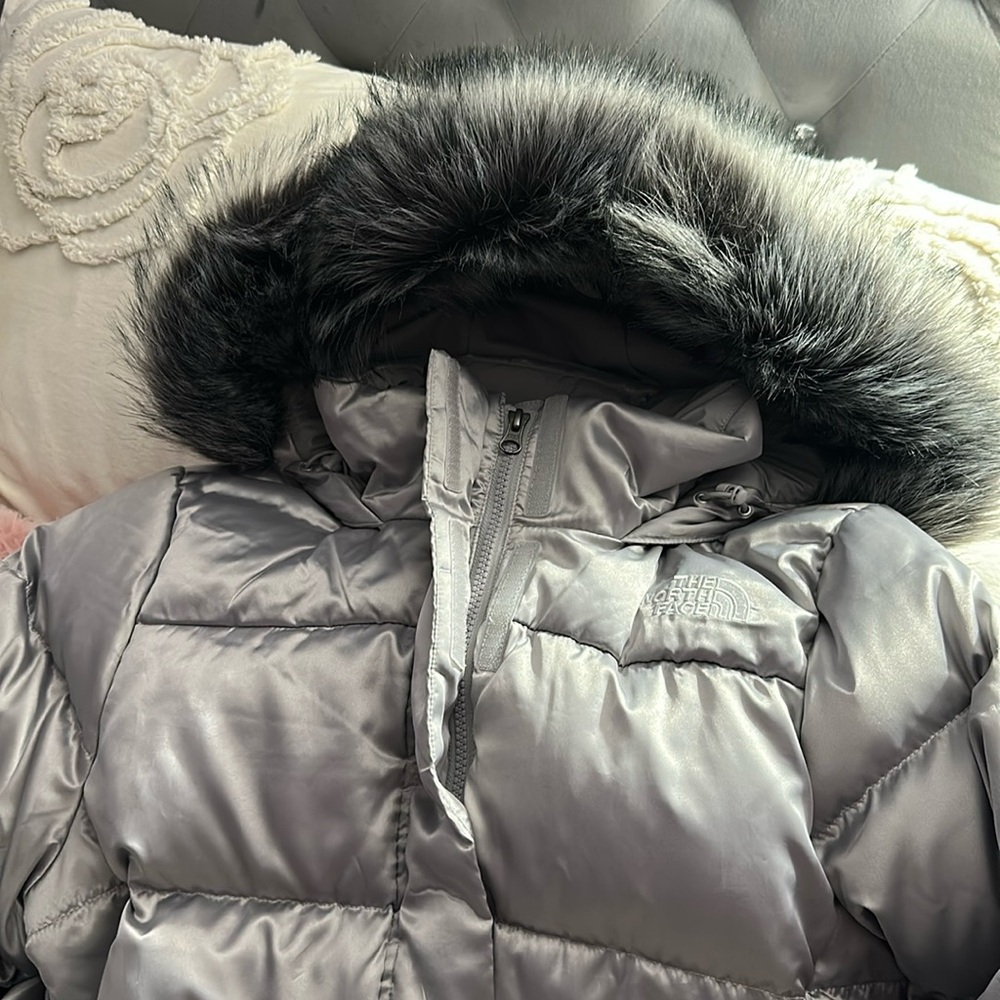 ✨BRAND NEW THE NORTH FACE JACKET✨‼️SHINY GREY SIZE XL🤩GET HER🔥🔥RARE COLOR🔥🔥💕